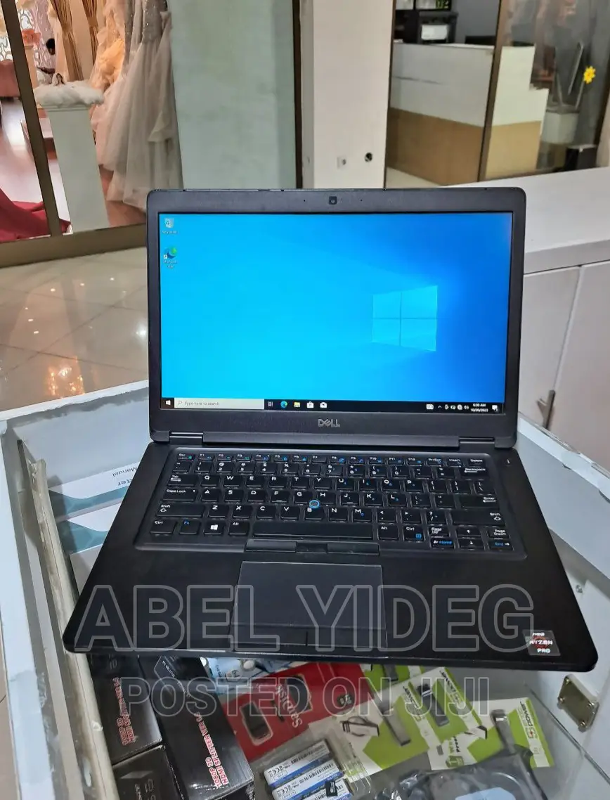 New Laptop Dell 8GB AMD Ryzen 5 SSD 256GB