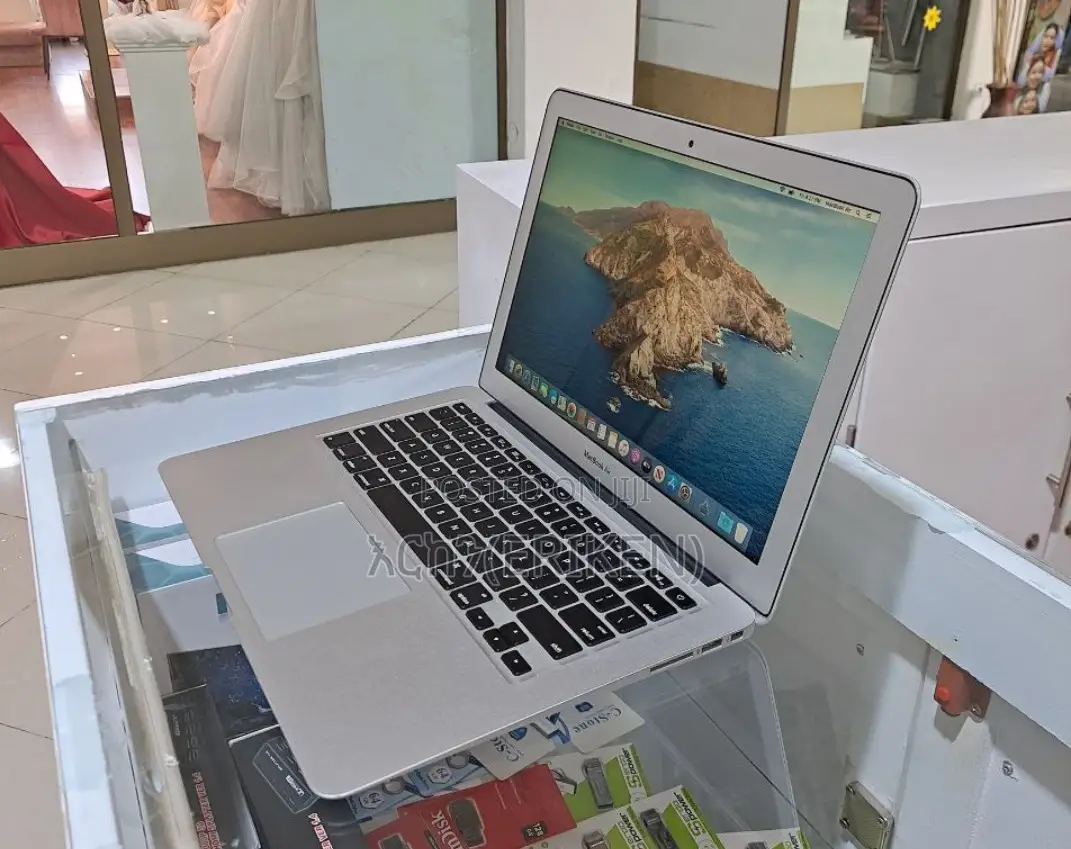 New Laptop Apple MacBook Air 2015 4GB Intel Core I5 SSD 128GB