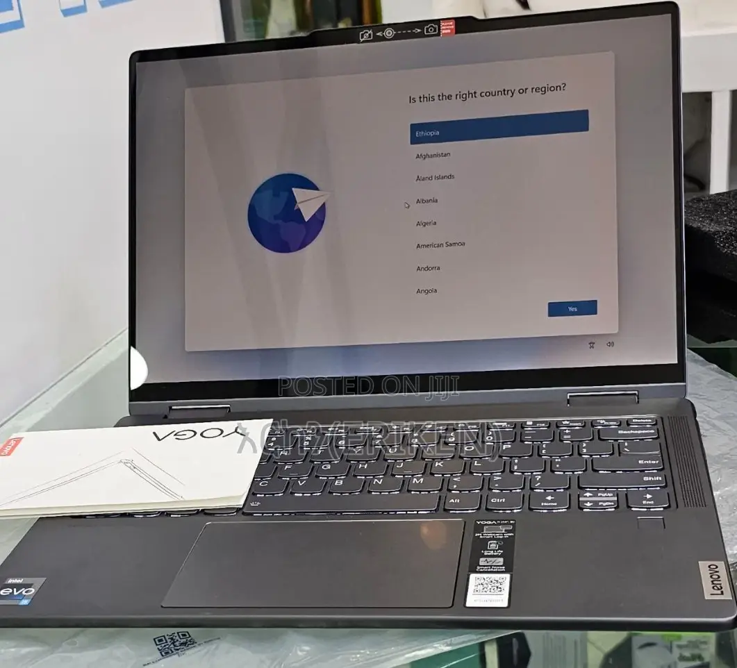 New Laptop Lenovo Yoga 700 16GB Intel Core I5 SSD 512GB