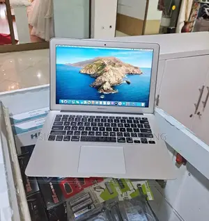 New Laptop Apple MacBook 2015 4GB Intel Core I5 SSD 128GB