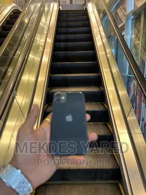 Apple iPhone 11 64 GB Black