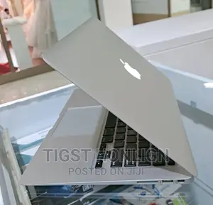 New Laptop Apple MacBook 2015 4GB Intel Core I5 SSD 128GB