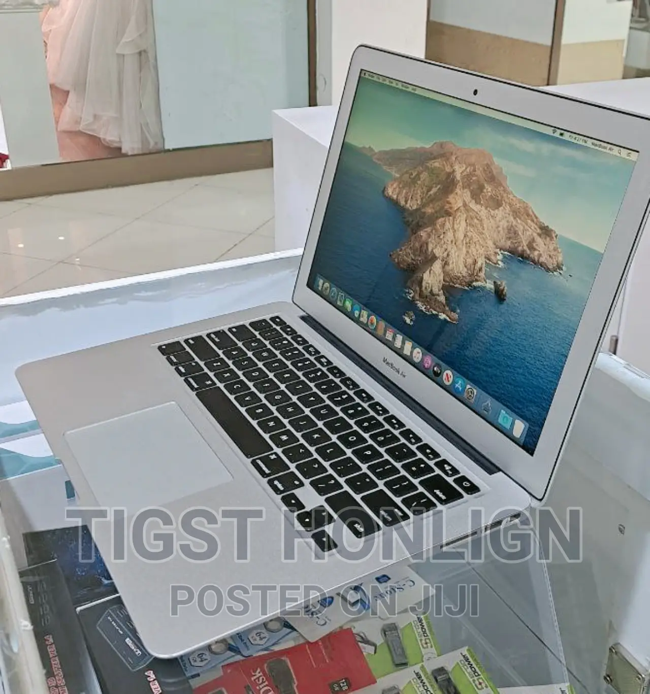 New Laptop Apple MacBook 2015 4GB Intel Core I5 SSD 128GB