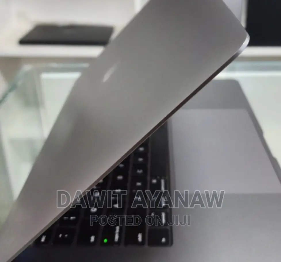 New Laptop Apple MacBook Pro 2017 16GB Intel Core I7 SSD 512GB