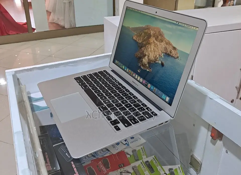 New Laptop Apple MacBook Air 2013 2GB Intel Core I5 SSD 60GB
