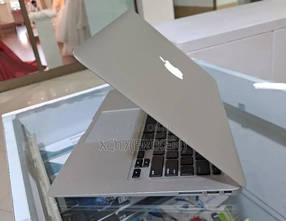 New Laptop Apple MacBook Air 2013 2GB Intel Core I5 SSD 60GB