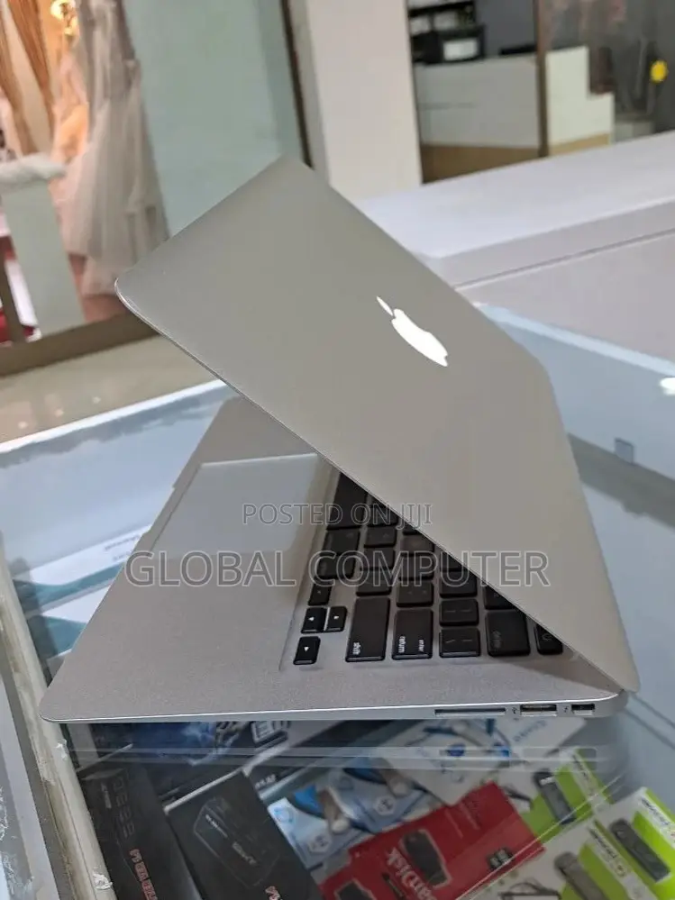 New Laptop Apple MacBook Air 2015 4GB Intel Core I5 SSD 128GB