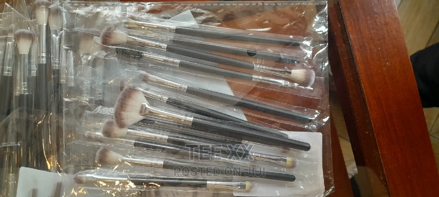 13 PCS Makeup Brushes Set Eye Shadow With Set Make-Up Bag