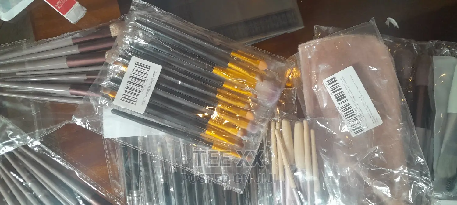 13 PCS Makeup Brushes Set Eye Shadow With Set Make-Up Bag