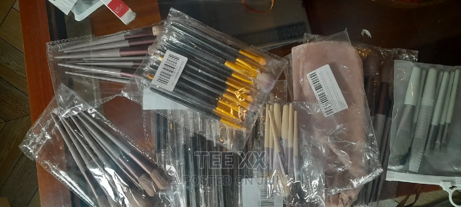 13 PCS Makeup Brushes Set Eye Shadow With Set Make-Up Bag