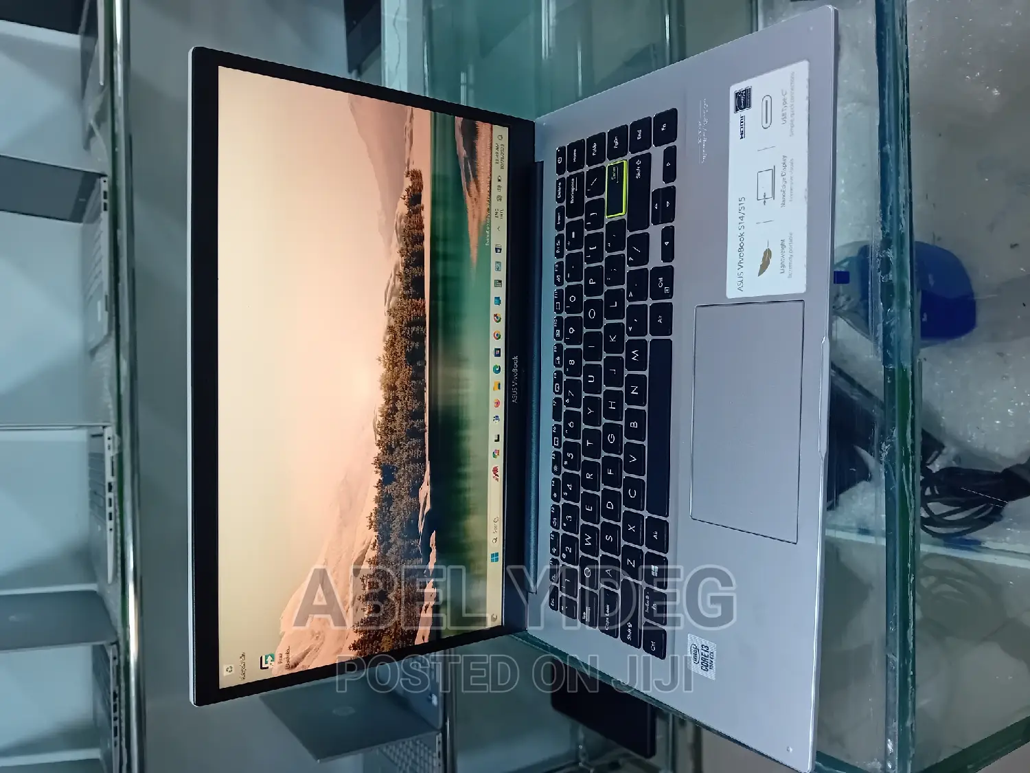 New Laptop Asus VivoBook S14 S410UA 4GB Intel Core I3 SSD 256GB