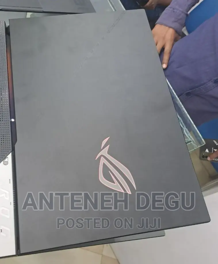 New Laptop Asus ROG Strix G15 32GB Intel Core I9 SSD 1T