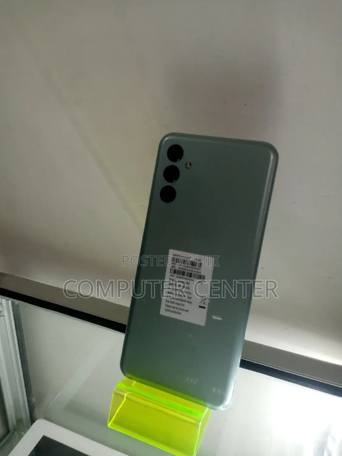 New Samsung Galaxy M13 64 GB Silver