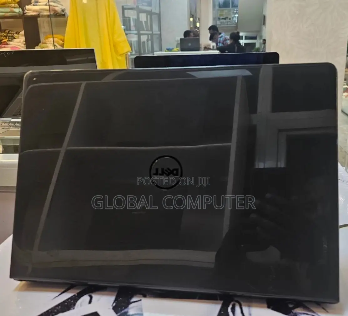 New Laptop Dell Inspiron 11 3153 8GB Intel Core I5 HDD 1T