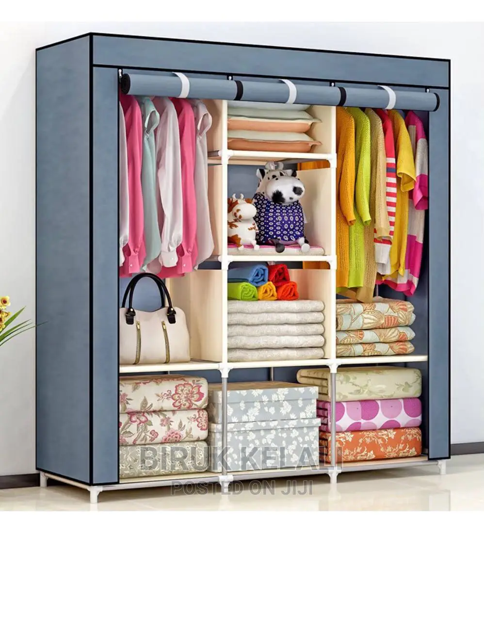 ዘመናዊ ልብስ መደርደሪያ