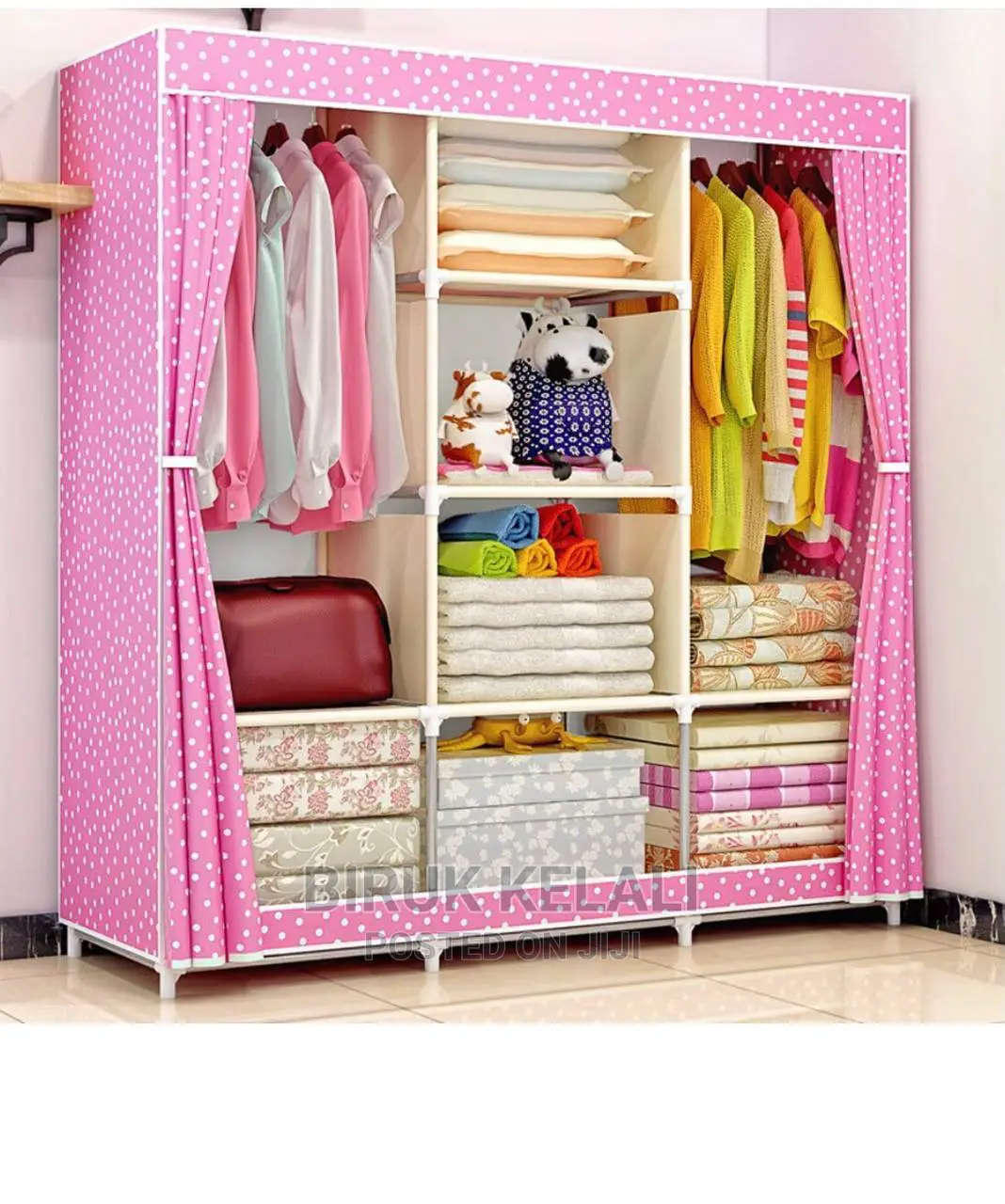 ዘመናዊ ልብስ መደርደሪያ