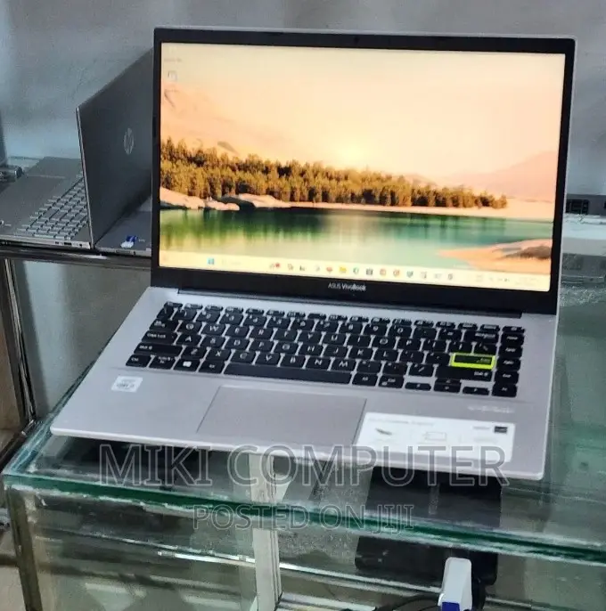 New Laptop Asus VivoBook 15 X505BA 4GB Intel Core I3 SSD 256GB