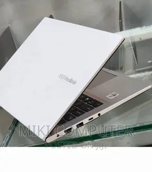 New Laptop Asus VivoBook 15 X505BA 4GB Intel Core I3 SSD 256GB