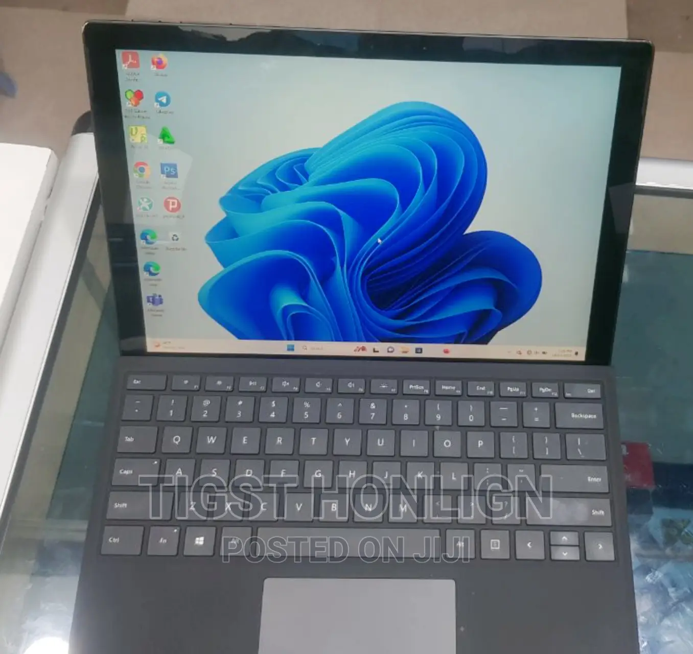 New Laptop Microsoft Surface Laptop 8GB Intel Core I5 SSD 256GB