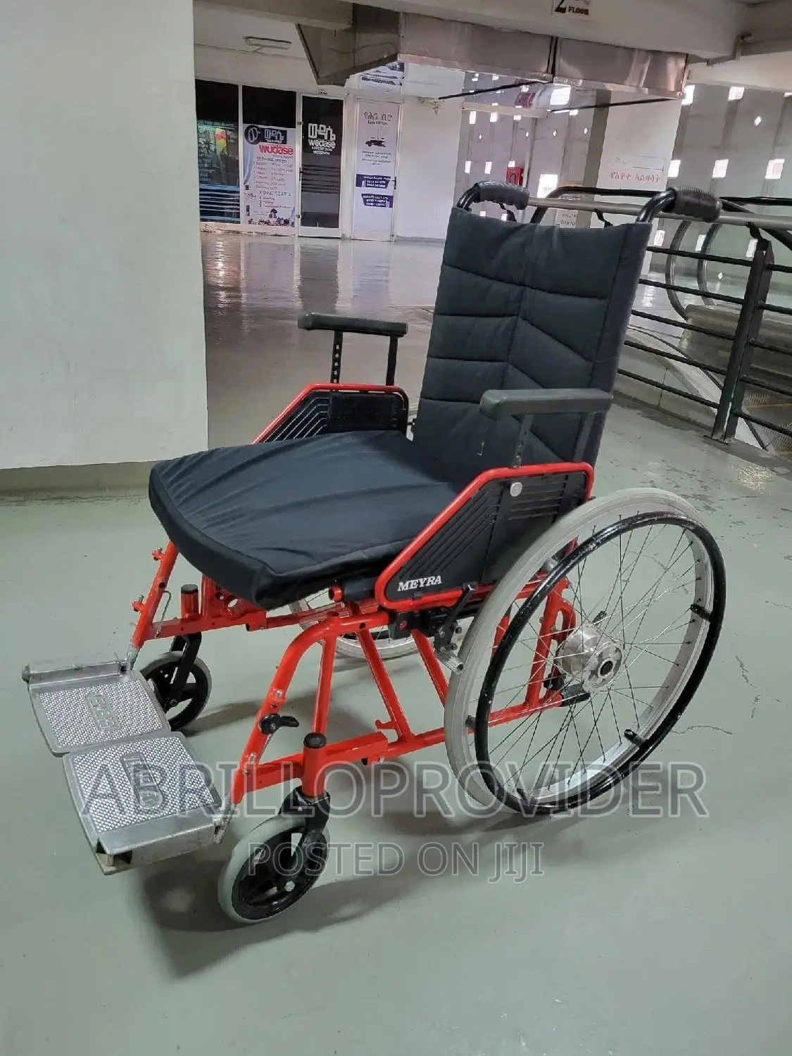 Red Comfortable Wheelchair/Used Wheelchair
