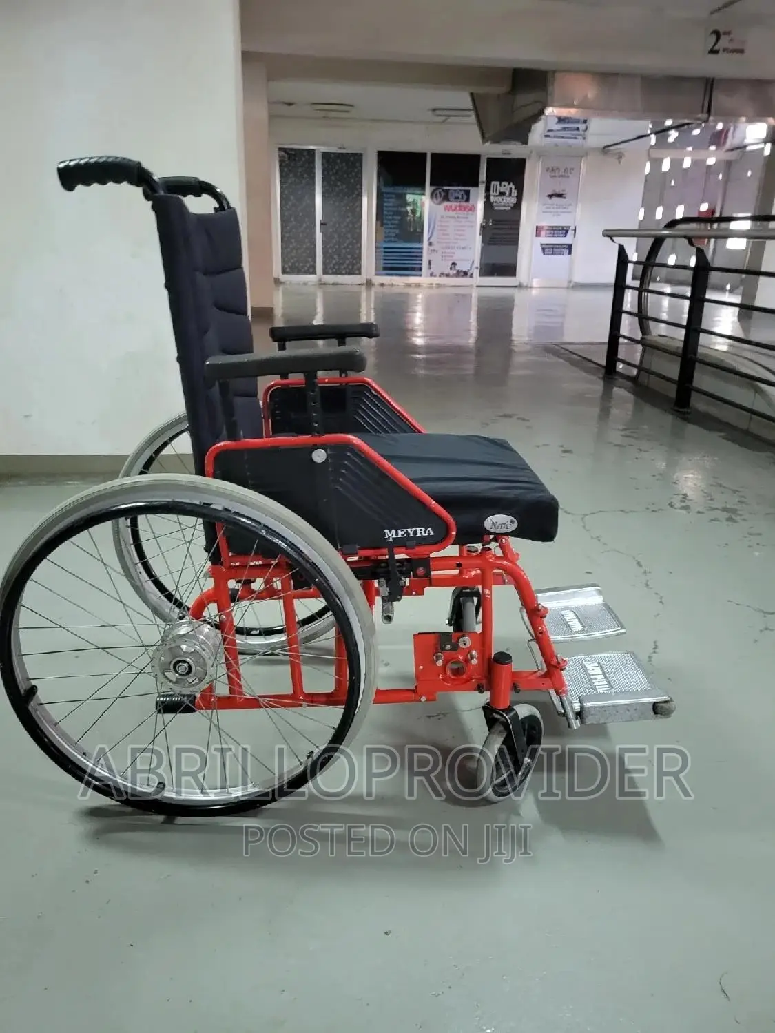 Red Comfortable Wheelchair/Used Wheelchair