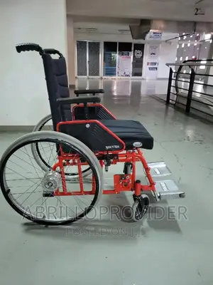 Red Comfortable Wheelchair/Used Wheelchair