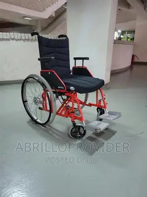 Red Comfortable Wheelchair/Used Wheelchair