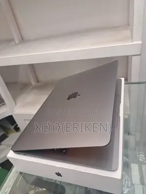 Photo - New Laptop Apple MacBook Air 2020 M1 16GB Intel Core I5 SSD 512GB