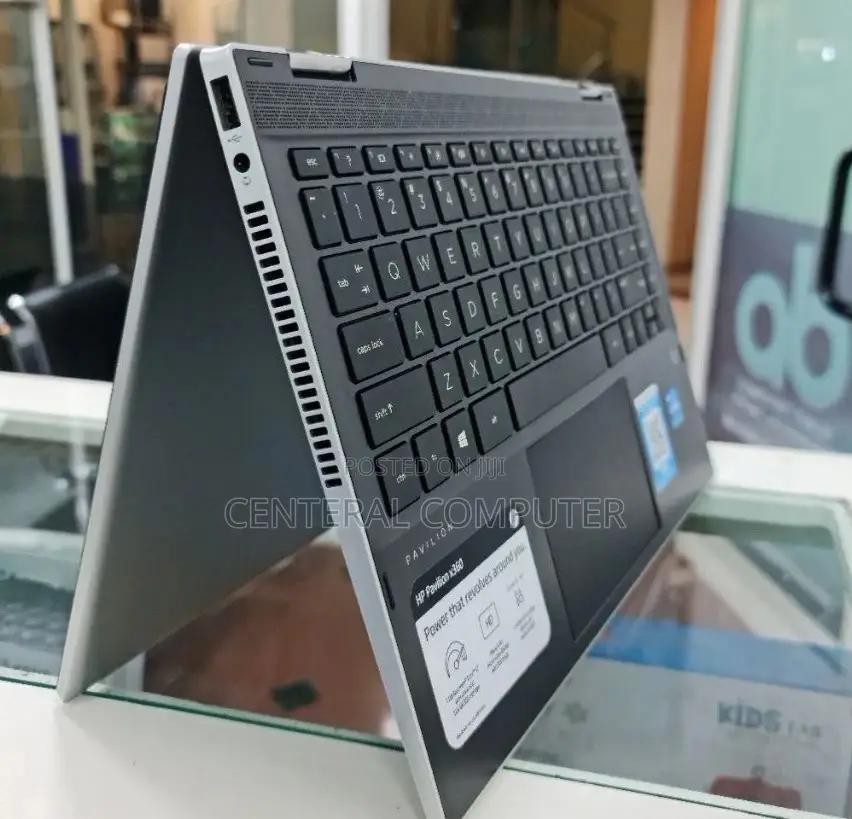 New Laptop HP Pavilion 15-Eh0050wm 8GB Intel Core I3 HDD 1T