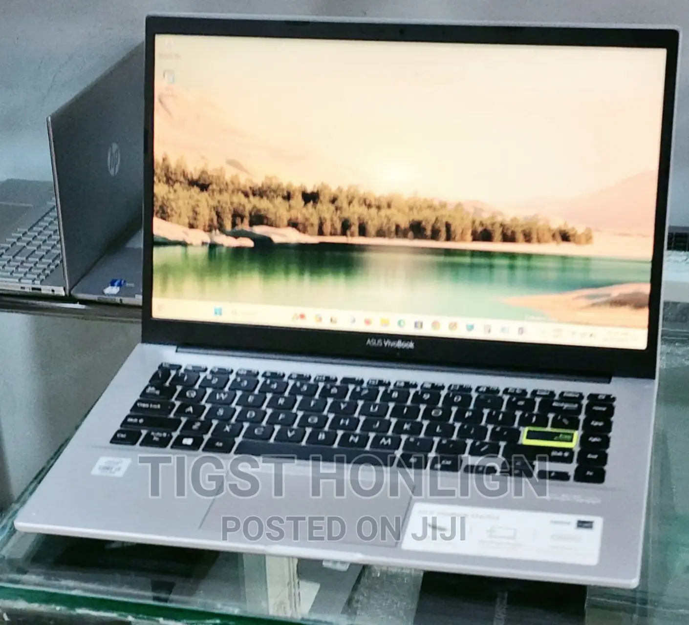 New Laptop Asus VivoBook 15 X505BA 4GB Intel Core I3 SSD 256GB