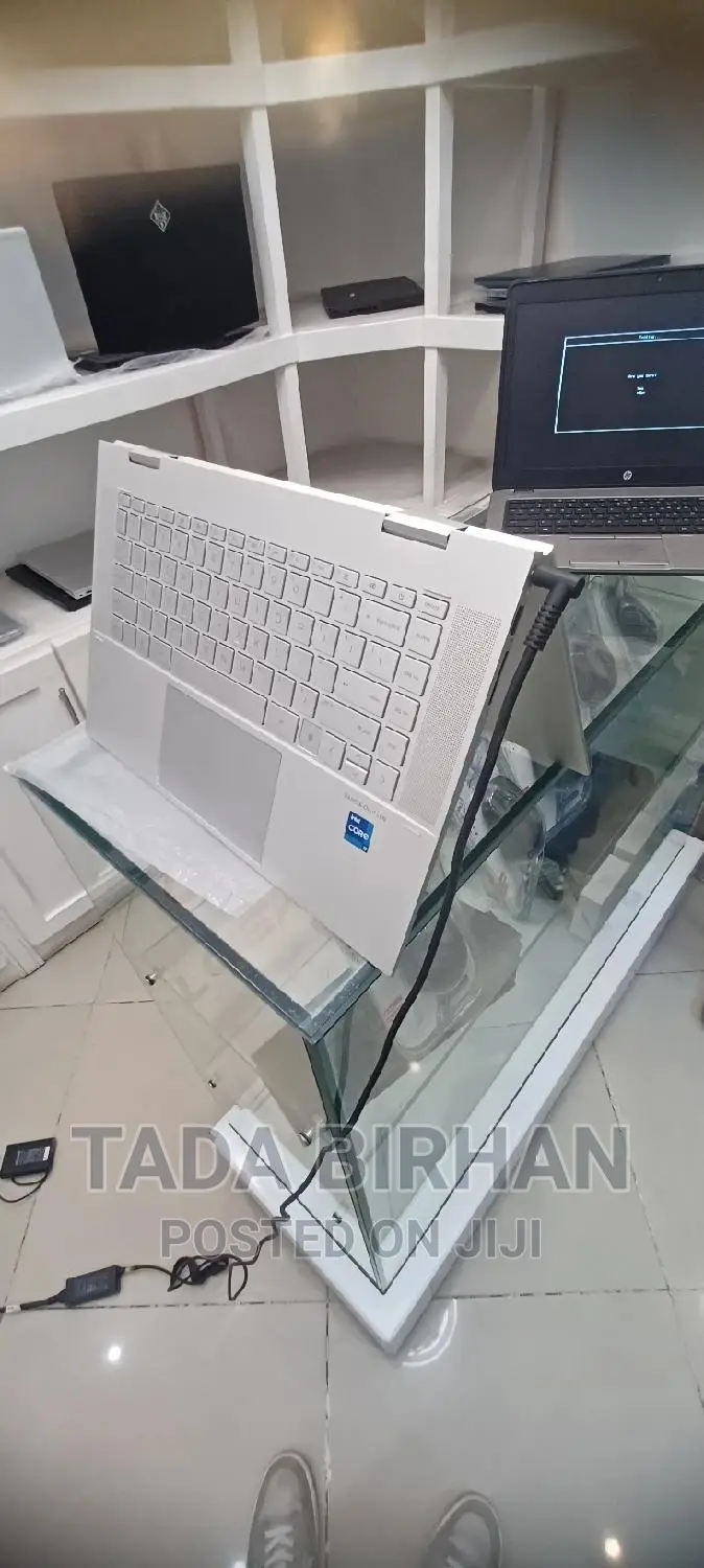 New Laptop HP Envy X360 16GB Intel Core I7 SSD 1T