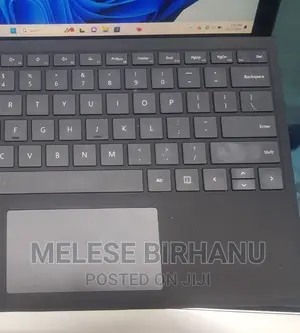 New Laptop Microsoft Surface Pro 7 8GB Intel Core I5 SSD 256GB