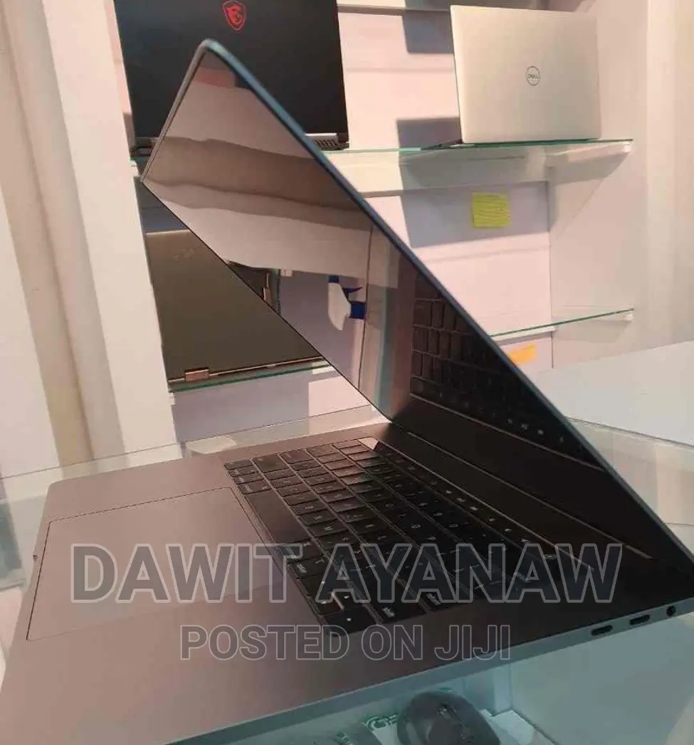 New Laptop Apple MacBook Pro 2018 16GB Intel Core I7 SSD 512GB