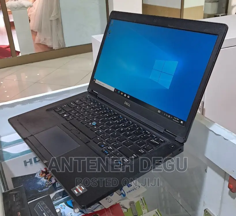 New Laptop Dell Latitude 14 8GB AMD Ryzen 5 SSD 256GB