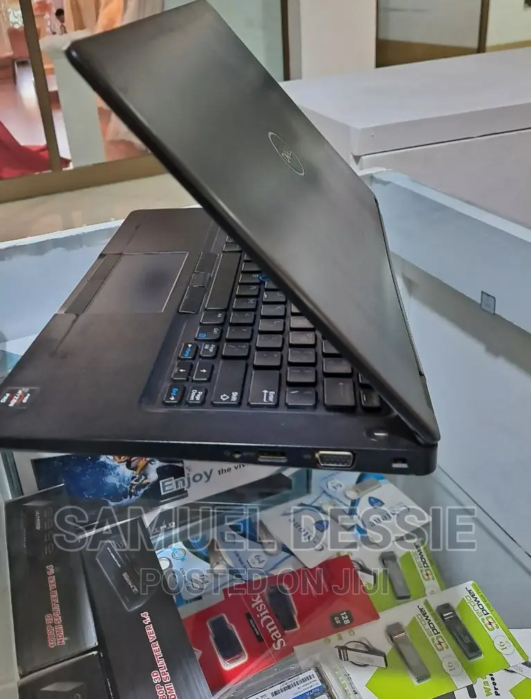 New Laptop Dell Latitude 5310 8GB AMD Ryzen 5 SSD 256GB