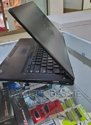 New Laptop Dell Latitude 5310 8GB AMD Ryzen 5 SSD 256GB