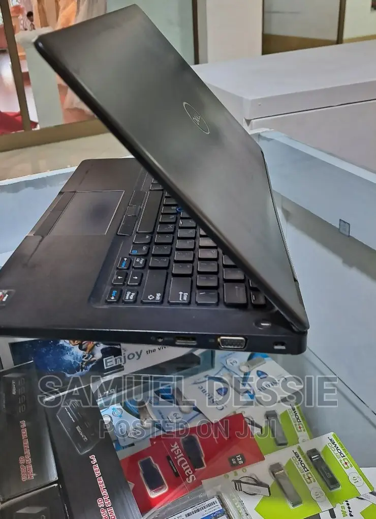 New Laptop Dell Latitude 5310 8GB AMD Ryzen 5 SSD 256GB