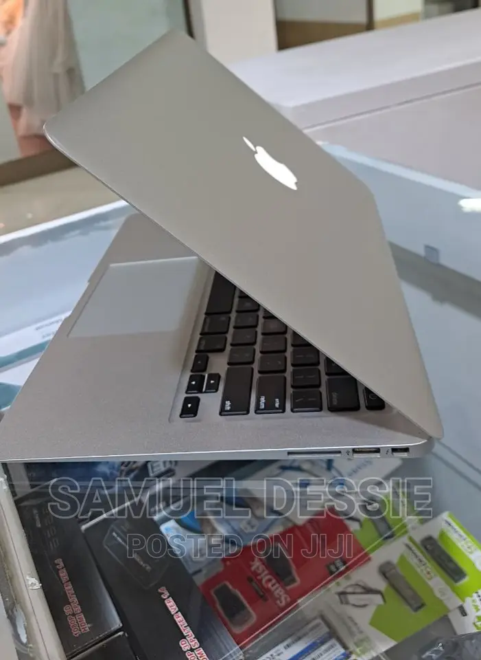 New Laptop Apple MacBook Air 2015 4GB Intel Core I5 SSD 128GB