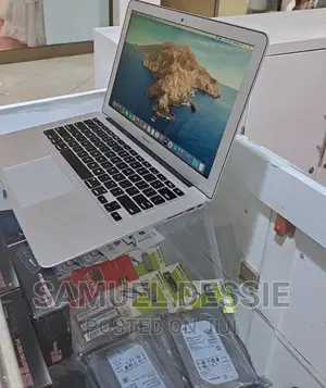 New Laptop Apple MacBook Air 2015 4GB Intel Core I5 SSD 128GB