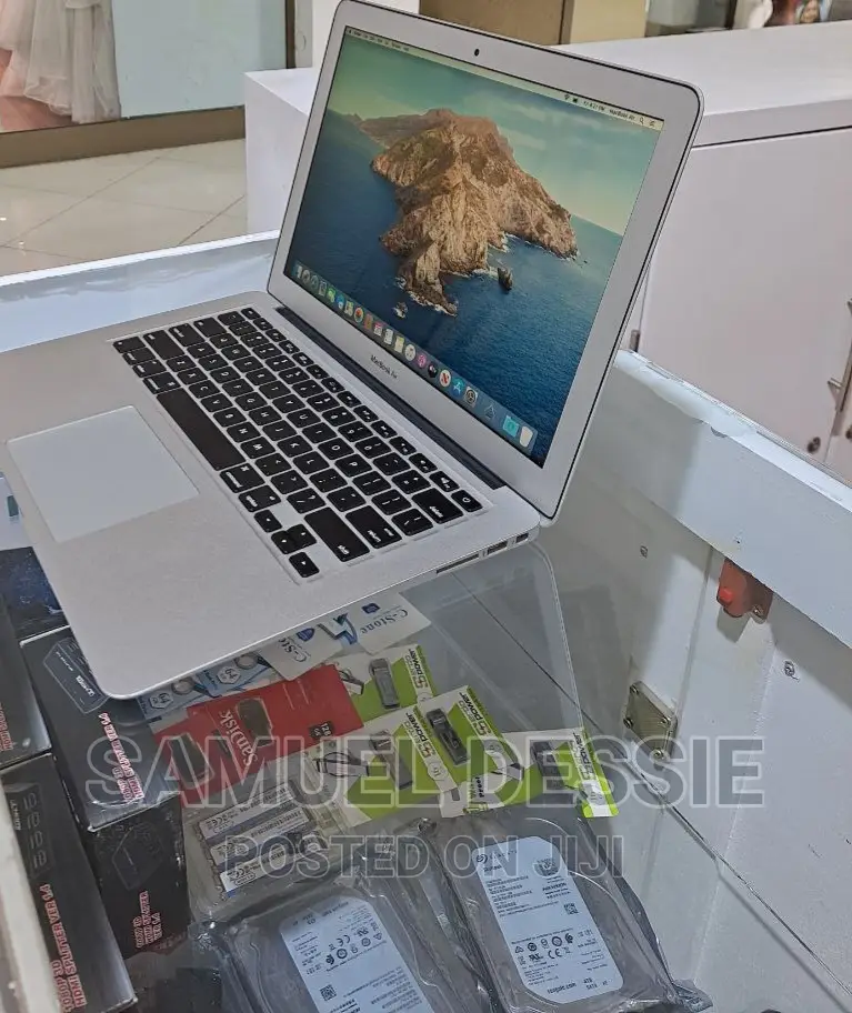 New Laptop Apple MacBook Air 2015 4GB Intel Core I5 SSD 128GB