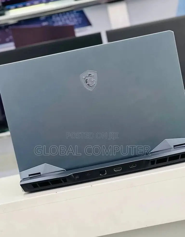 New Laptop MSI GE66 Raider 16GB Intel Core I7 SSD 1T