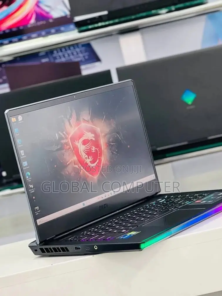 New Laptop MSI GE66 Raider 16GB Intel Core I7 SSD 1T
