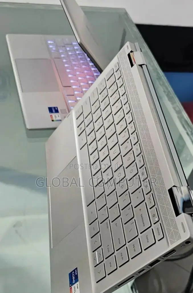 New Laptop HP Pavilion DM3Z 8GB Intel Core I7 SSD 512GB