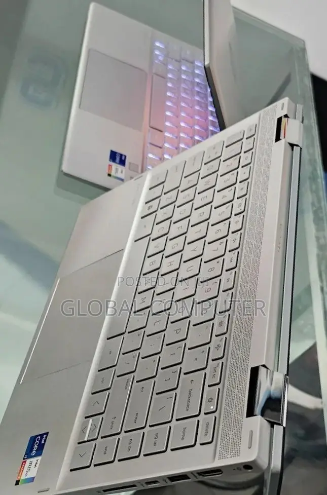 New Laptop HP Pavilion DM3Z 8GB Intel Core I7 SSD 512GB