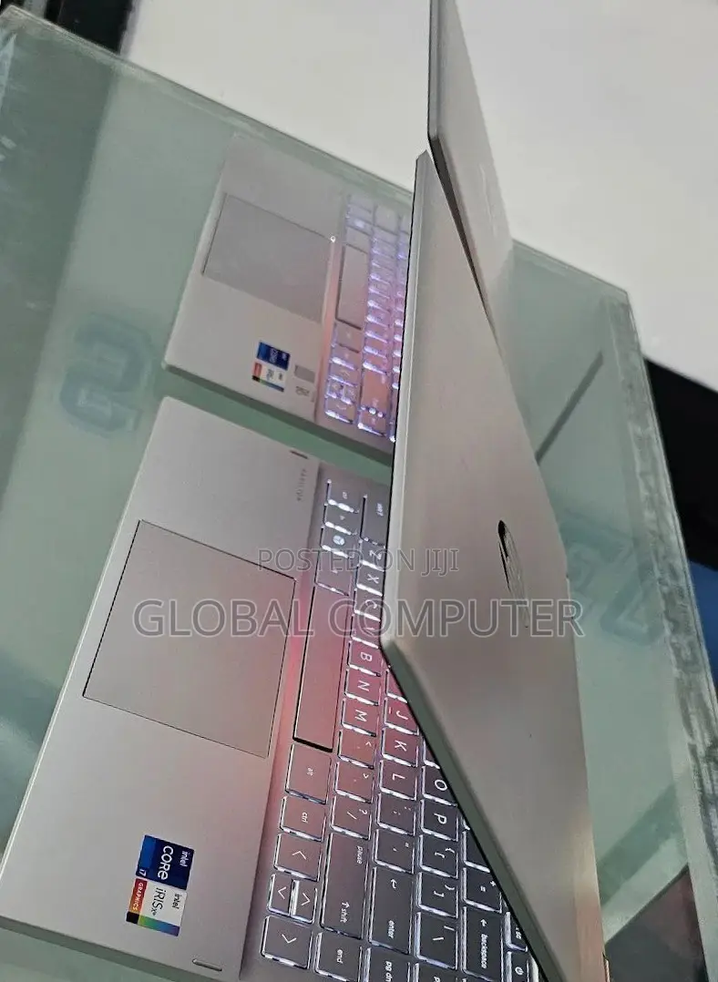 New Laptop HP Pavilion DM3Z 8GB Intel Core I7 SSD 512GB