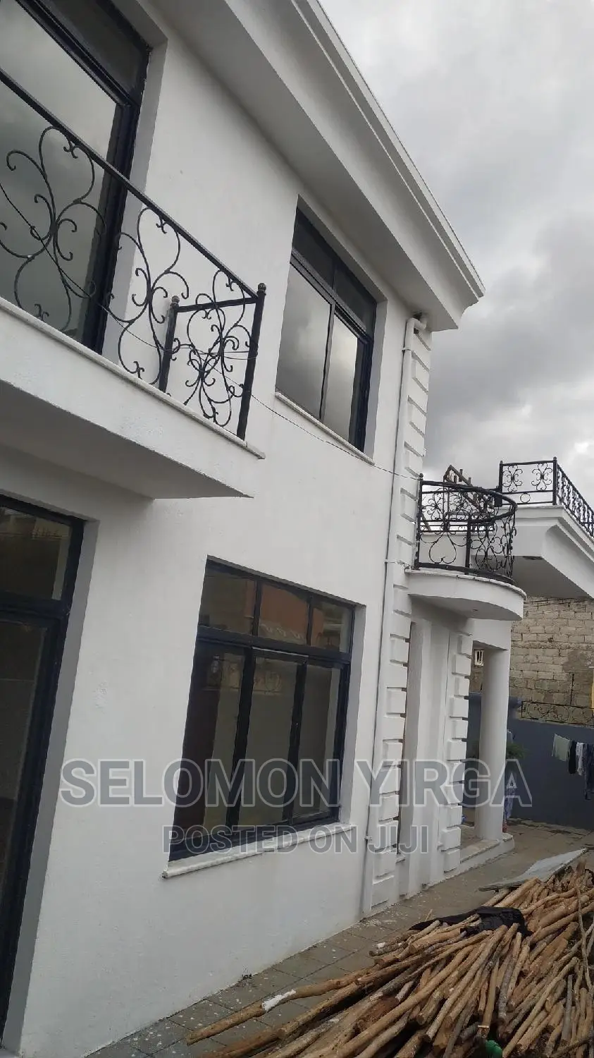 6bdrm Duplex in Addies Abeba, Yeka for sale