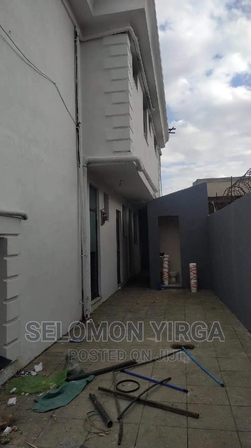 6bdrm Duplex in Addies Abeba, Yeka for sale