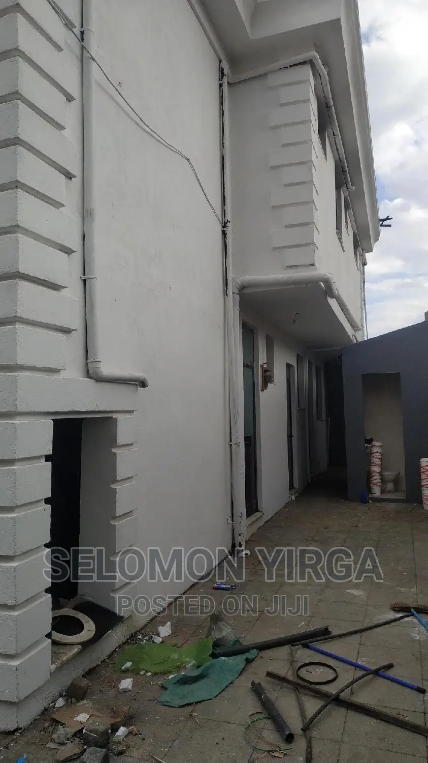 6bdrm Duplex in Addies Abeba, Yeka for sale