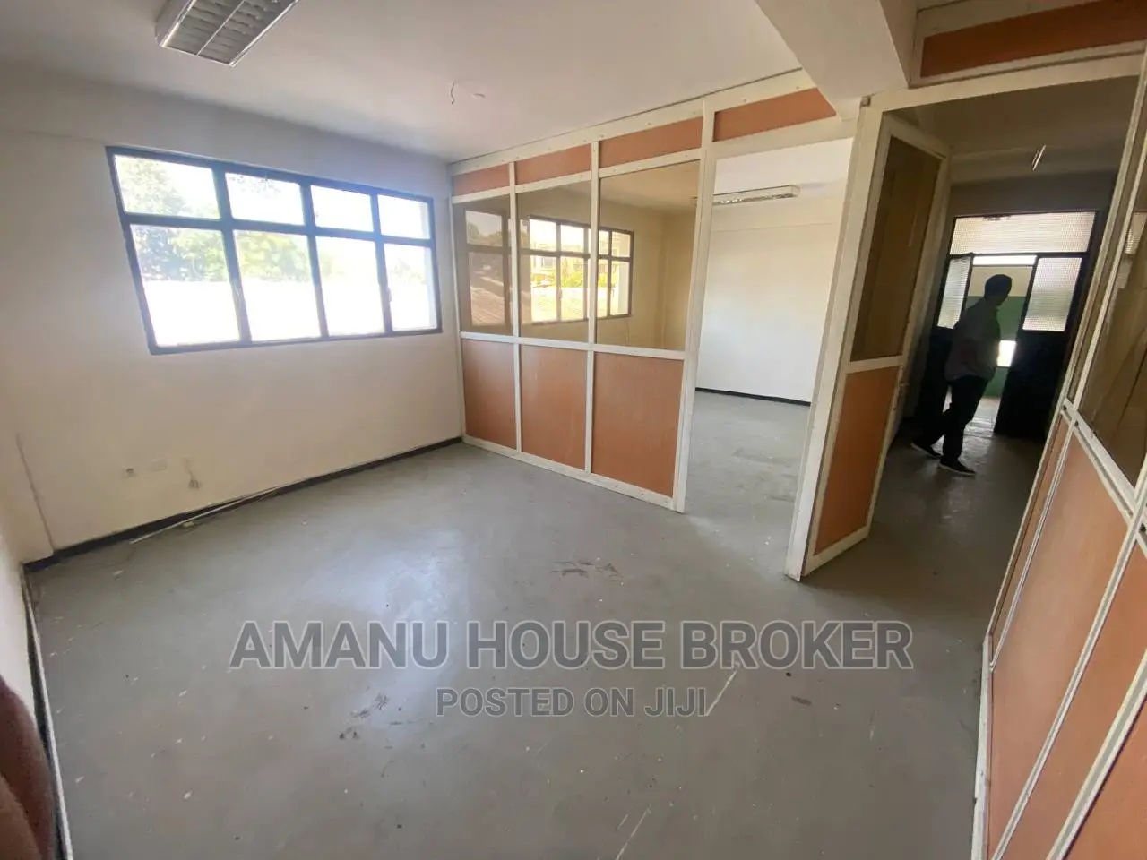 Urgent Rent Office 380sqm