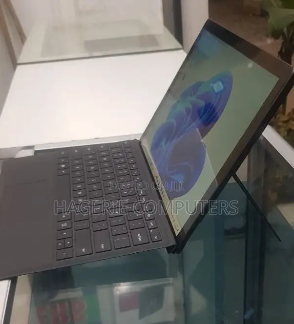 New Laptop Microsoft Surface Pro 7 8GB Intel Core I5 SSD 256GB